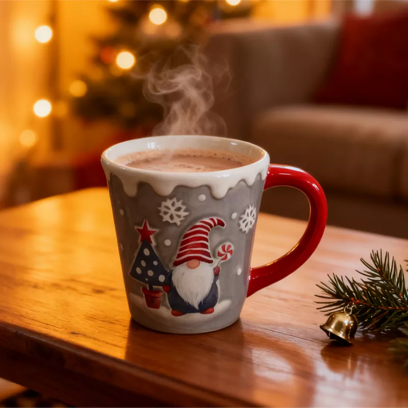 Rolig julälvkeramisk mugg