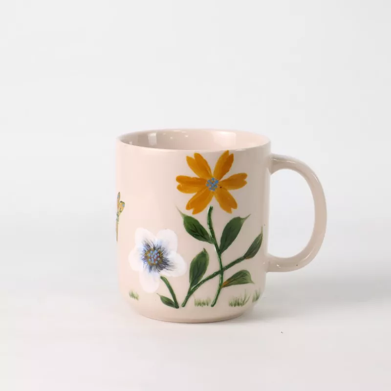 Handmålad blommig keramisk mugg