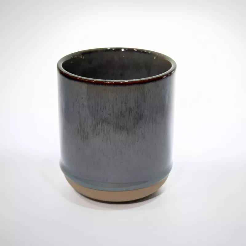 Enkel modern keramisk resegrå mugg Enkel modern keramisk resegrå mugg