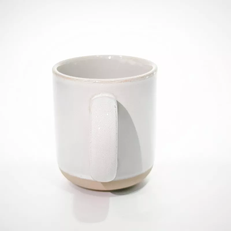 Enkel modern keramisk resevit mugg