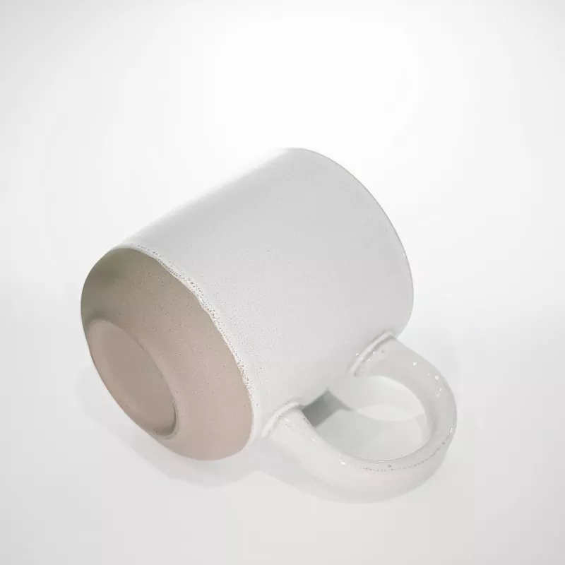 Enkel modern keramisk resevit mugg